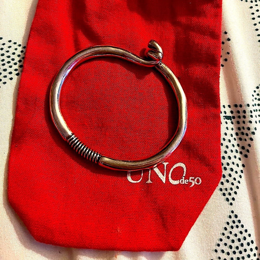 EUC “Venus” Bracelet UNO DE 50